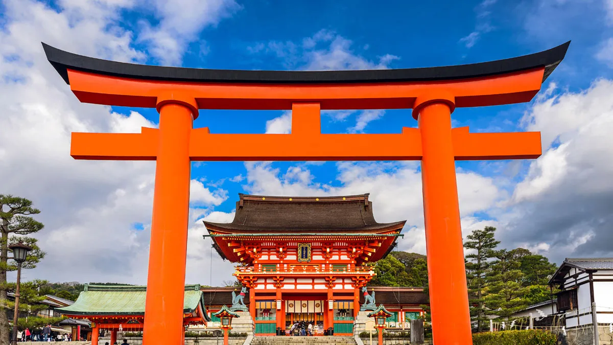 japonya tapınak girişi